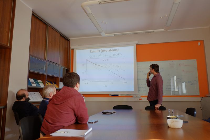 Rafal Demkowicz-Dobrzanski, Fundamental quantum bounds on stability of atomic clocks