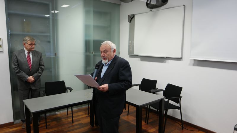 Obrona Konrada Połysa - odczytanie decyzji Rady przez Prof. Ryszarda Tadeusiewicza